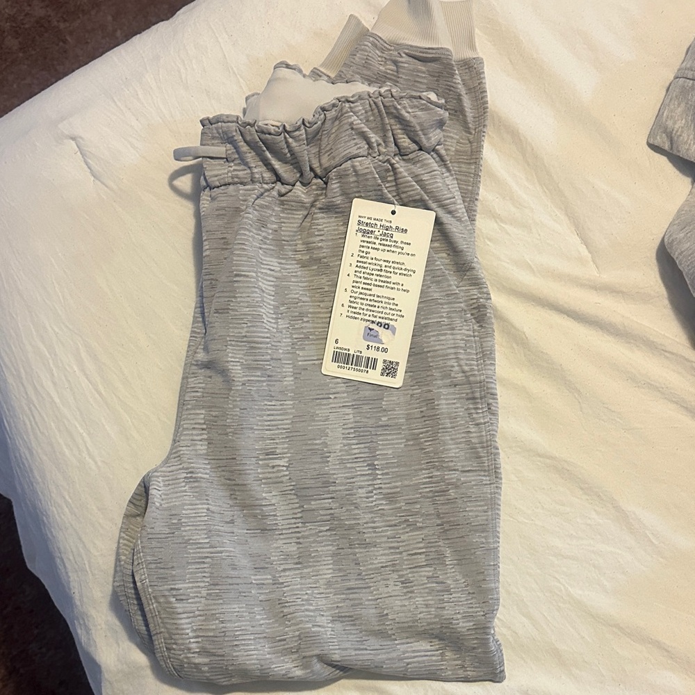 Lululemon Athletica Light Gray Joggers - Picture 4 of 6